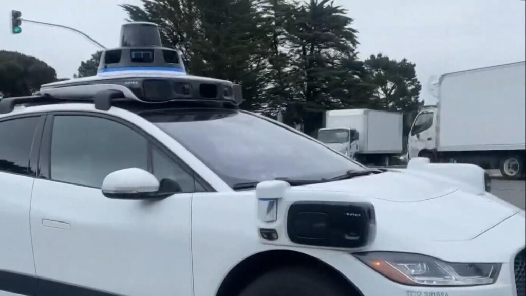 Driverless Waymo seen blowing past a school bus in Atlanta