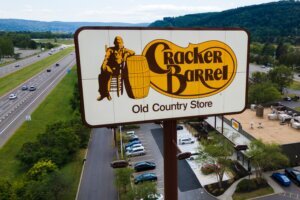 Cracker Barrel CEO