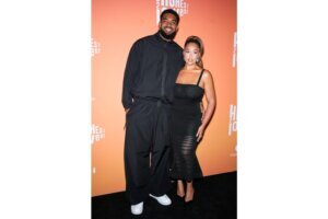 Knicks Towns Engaged Basketball
