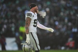 Raiders Eagles Football