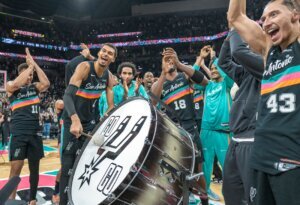 Thunder Spurs Basketball