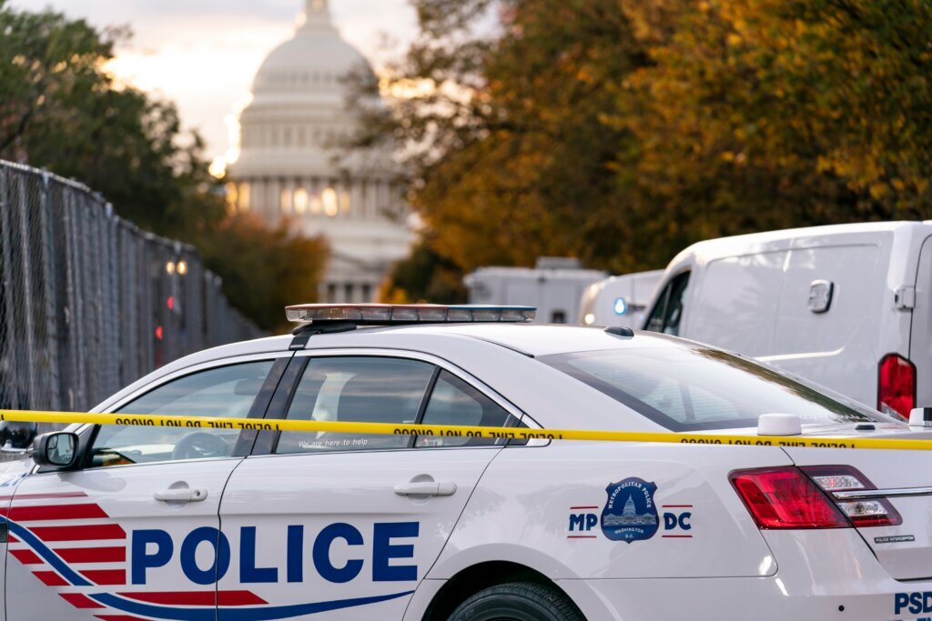 DC police cruiser, with the U.S. Capitol building in the background.