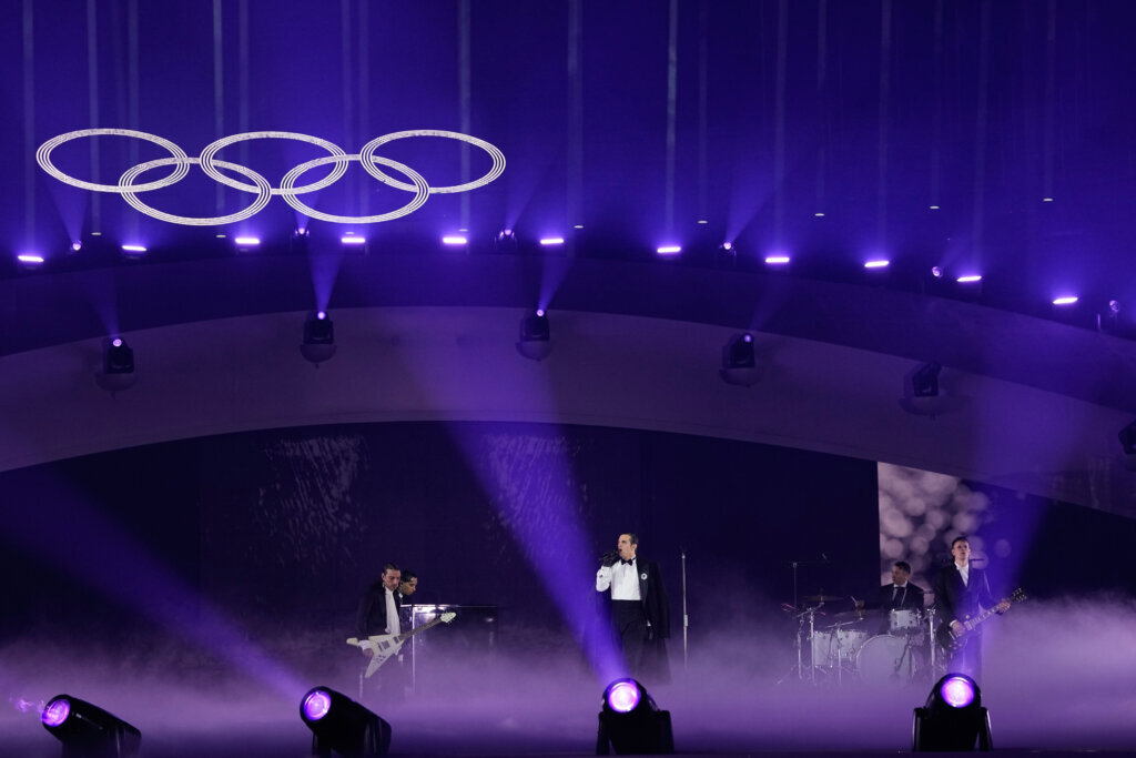 Singer Achille Lauro performs during the closing ceremony of the 2026 Winter Olympics, in Verona, Italy, Sunday, Feb. 22, 2026. (AP Photo/Natacha Pisarenko)