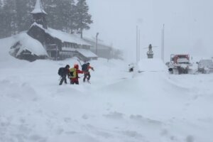 APTOPIX California Avalanche