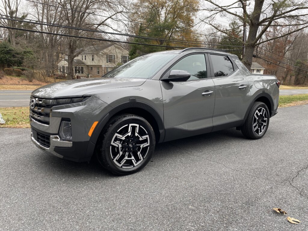The Santa Cruz is based on an SUV rather than a traditional body‑on‑frame truck.