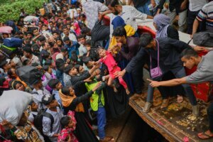 APTOPIX Bangladesh Eid al Fitr Homebound