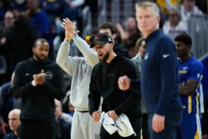 Bulls Warriors Basketball