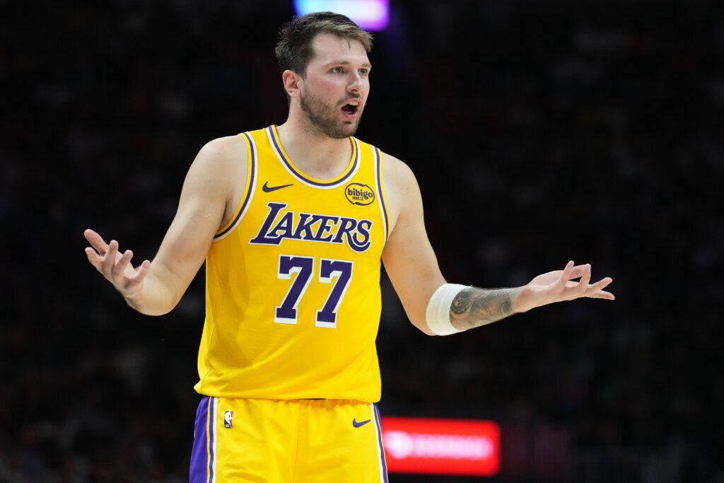 Lakers Heat Basketball