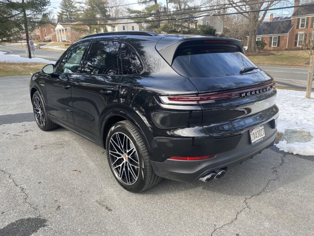 A rear quarter view of the Porsche Cayenne E‑Hybrid.