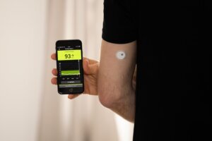 FreeStyle Libre 3 Sensor and App on the Smartphone