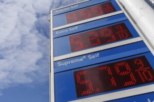 Gas Prices Rise In NYC Amid Ongoing Middle East War