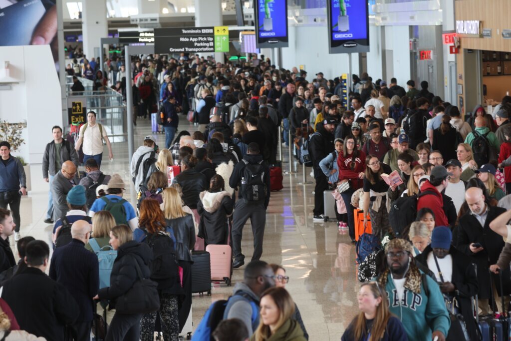 Trump Sends ICE Agents To Airports As DHS Remains Unfunded