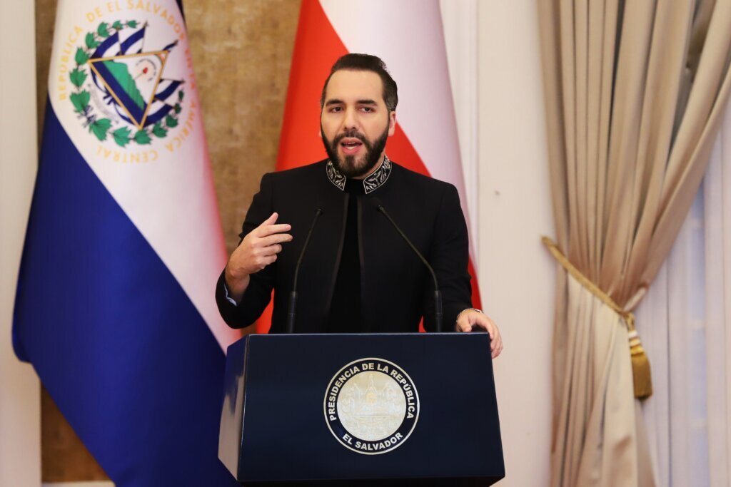 EL SALVADOR BUKELE