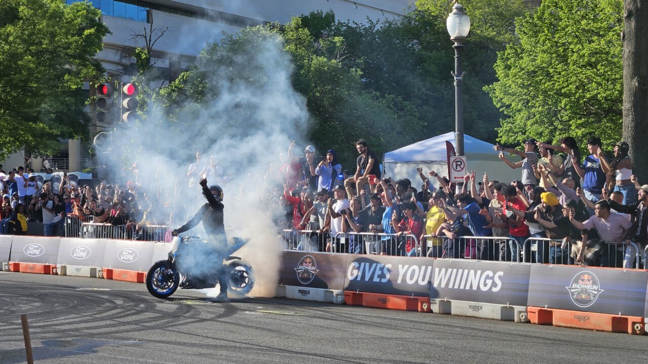 We write our alt text next here