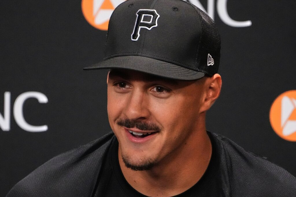 Pirates Griffin Debuts Baseball