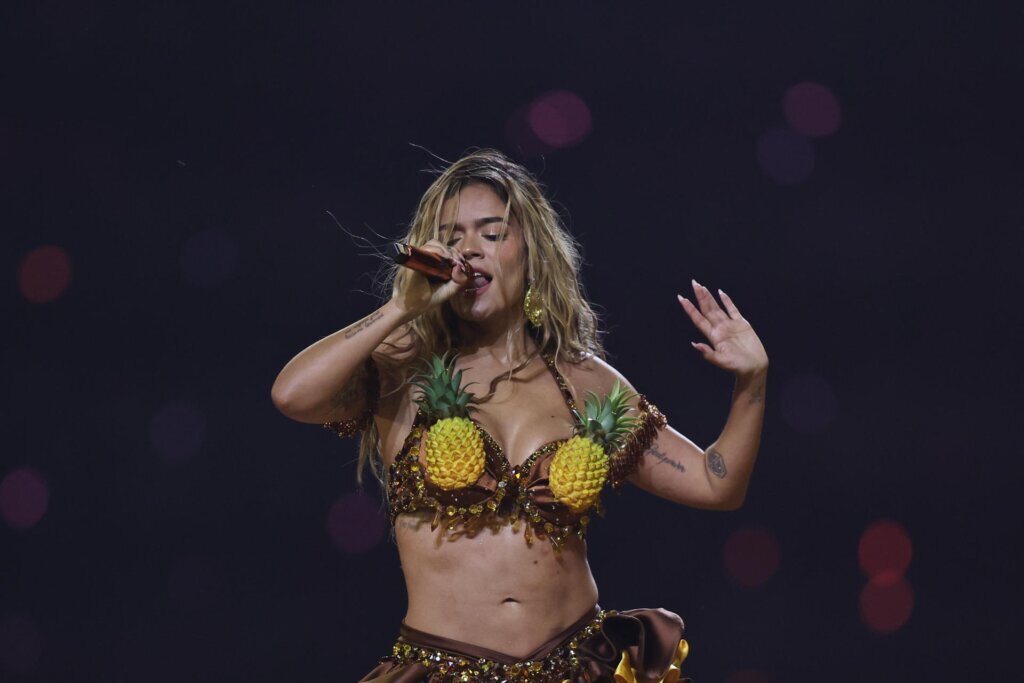 Karol G reivindica a la comunidad latina en un histórico Coachella