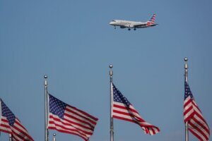 American Airlines Approaches Ronald Reagan Washington National Airport