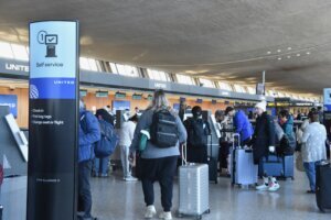 US Government Shutdown Disrupts Air Travel