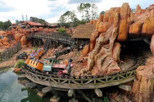 TRV UST DISNEYWORLD BIGTHUNDER MOUNTAIN OS