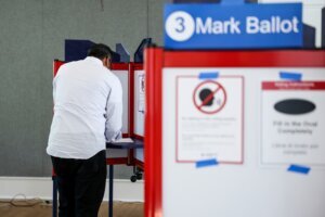 Trump's Redistricting Bids Near End With Virginia, Florida Moves