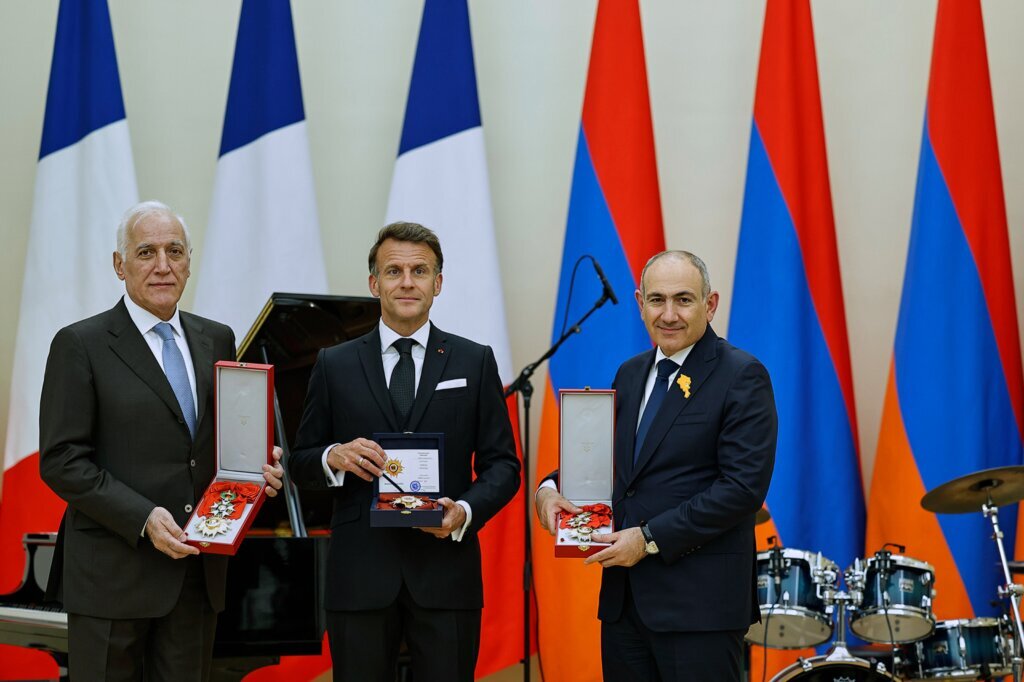 Armenia Macron Sings