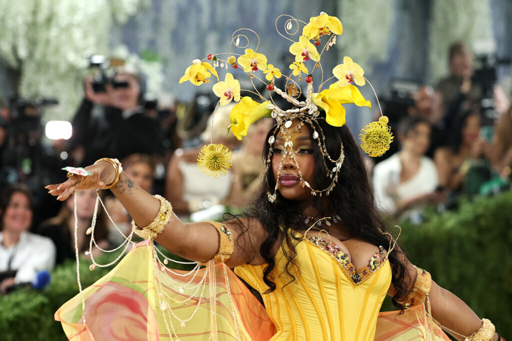 NEW YORK, NEW YORK - MAY 04: SZA attends the 2026 Met Gala celebrating "Costume Art" at the Metropolitan Museum of Art on May 04, 2026 in New York City. (Photo by Jamie McCarthy/Getty Images)