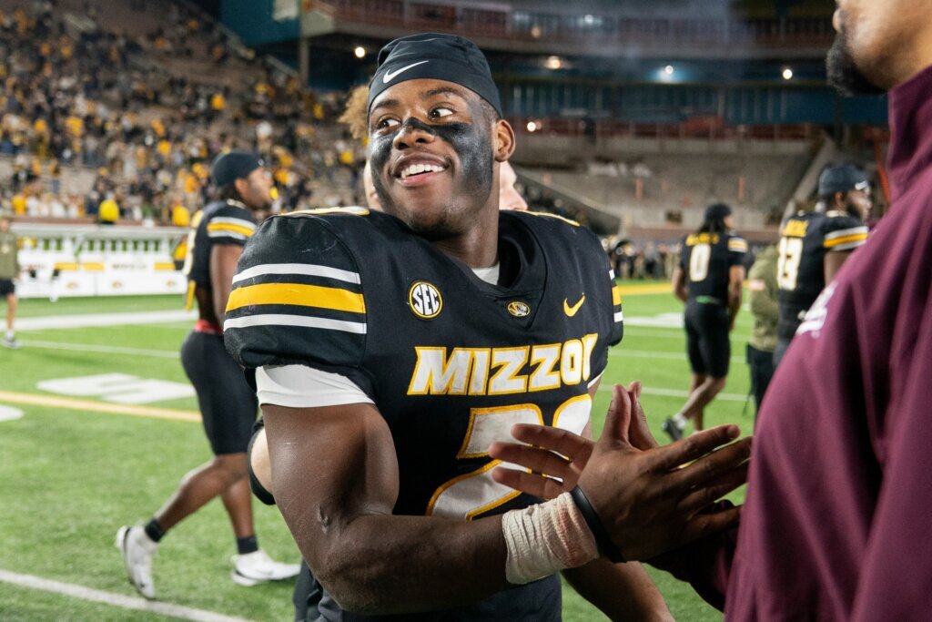 Missouri Hardy Shooting Football