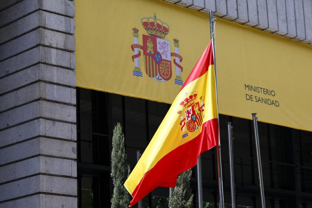 España acogerá en Canarias al crucero del hantavirus y a su médico en grave estado