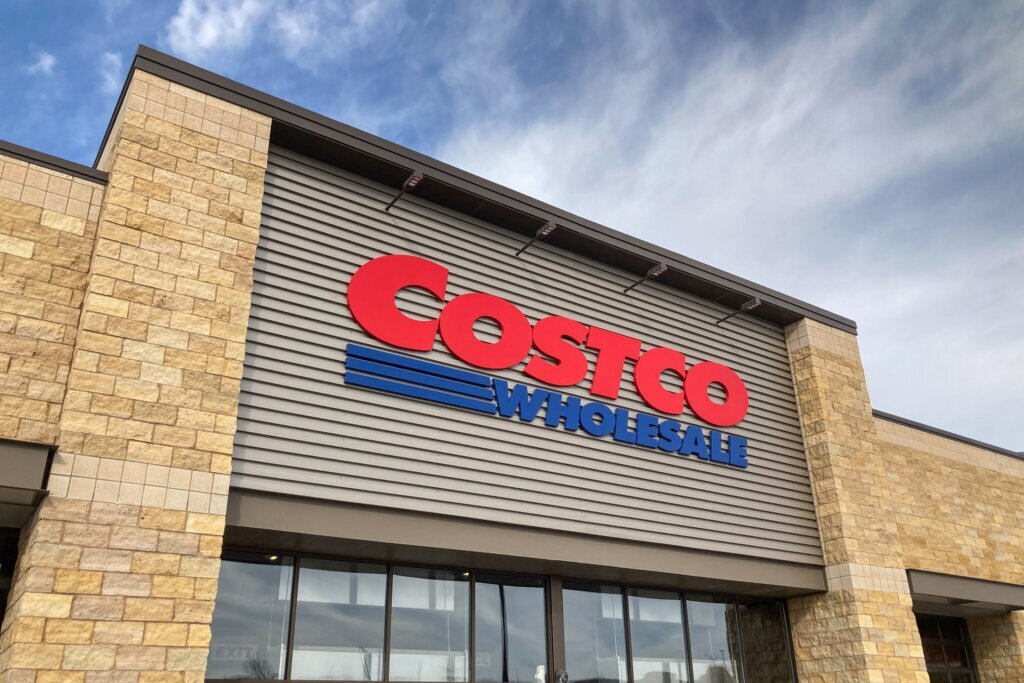 St.,Paul,,Mn,,Usa, ,February,6,,2023:,Costco,Wholesale