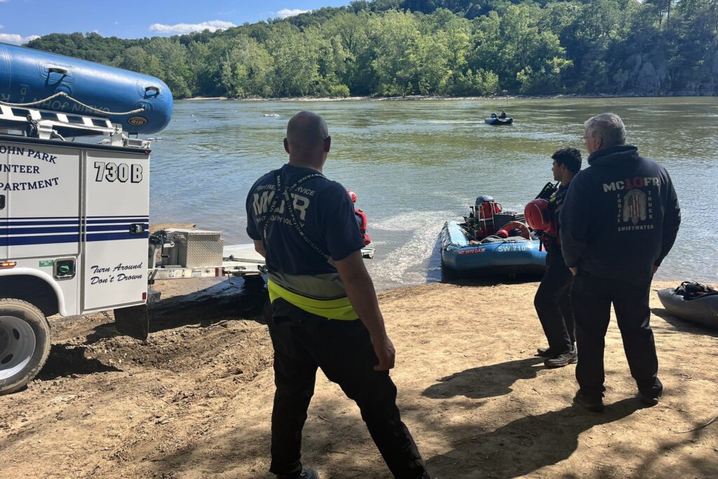 First responders on the banks of the Potomac River.