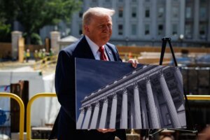 La nueva regla de Trump sobre las ‘green cards' golpea a la migración legal