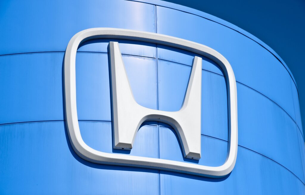 Giant Honda Logo On Dealership Storefront