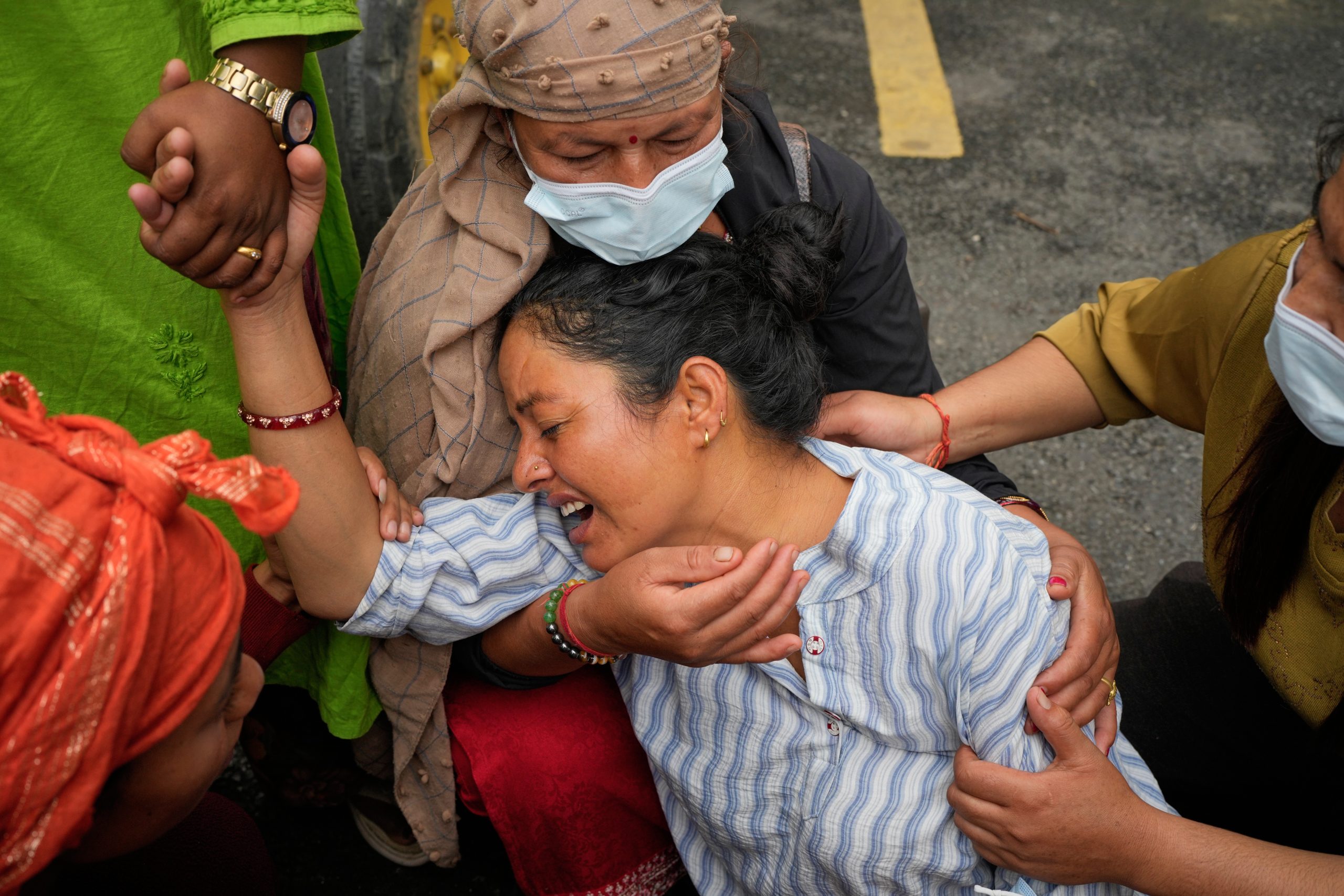 CORRECTION APTOPIX Nepal Flash Floods