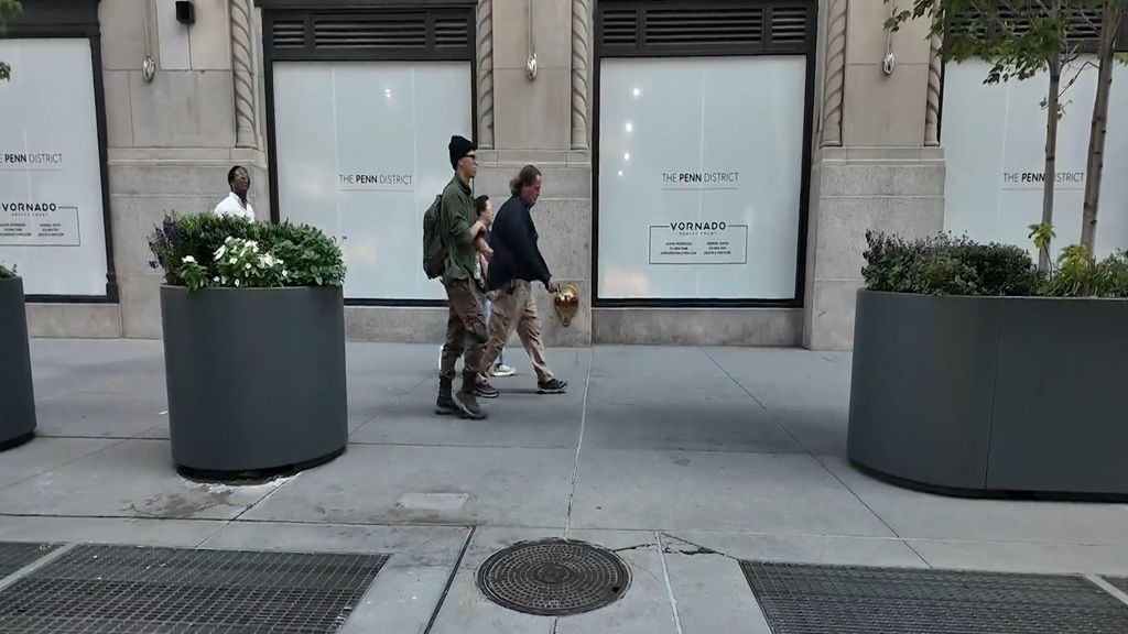 WCBSmenmanholeNYC