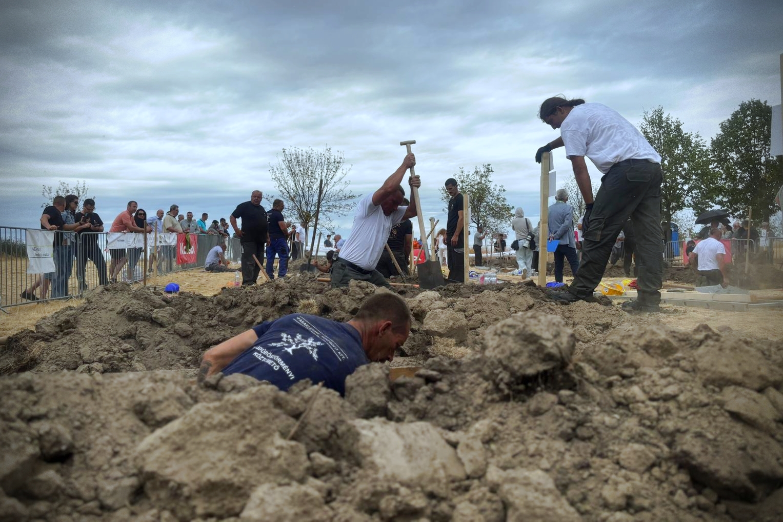 Hungary Grave Digging Contest