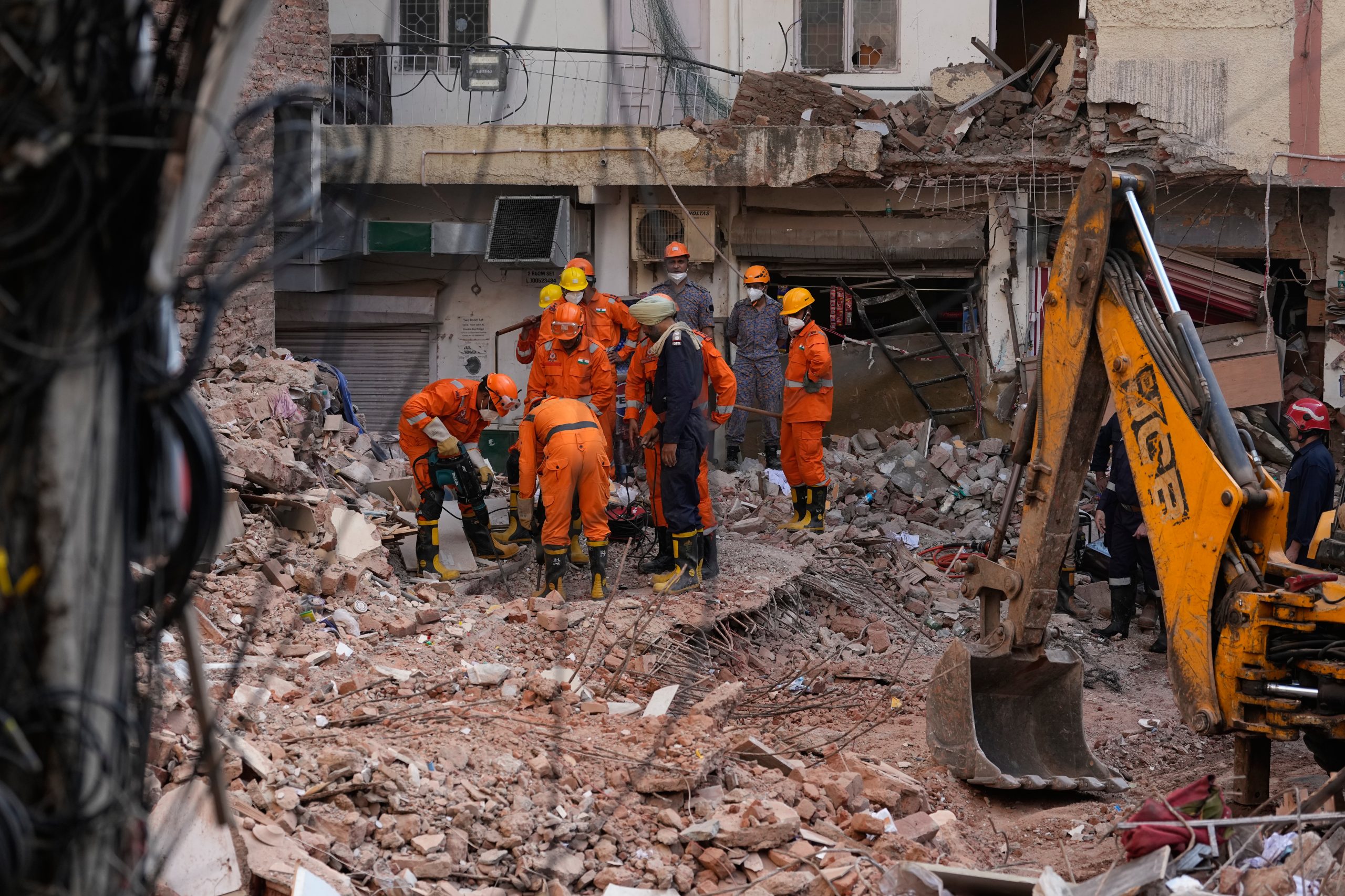 India Building Collapse